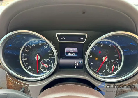 2018 Mercedes-Benz Gls 450 4Matic z USA, uszkodzony, nr VIN 4JGDF6EE5JB124726